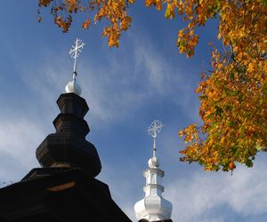 To malownicza wieś w Małopolsce. Zachwyca drewnianą cerkwią w sąsiedztwie Karpat