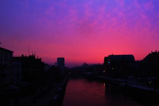 Niebo nad Bydgoszczą zapłonęło! Zobaczcie wyjątkowy wschód słońca! [GALERIA]