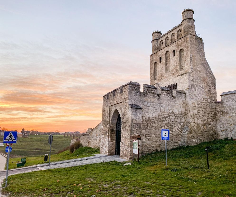 Szydłów polskie Carcassonne”