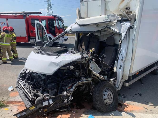 Tragedia na A1. Kierowca busa najechał na TIRa. Zginął na miejscu