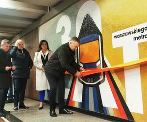30 lat metra w Warszawie. Odsłonięcie mozaiki