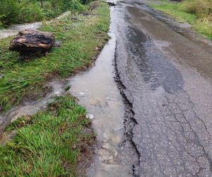 Zalane ulice i posesje. Trudna noc w gminie Goleszów w powiecie cieszyńskim