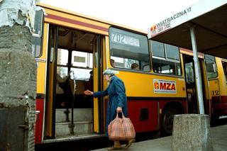 Kultowe Ikarusy na ulicach Warszawy. Tak kiedyś wyglądała komunikacja