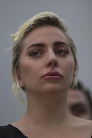 Lady Gaga płacze