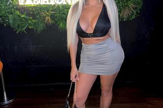 Pokazała nagą pupę w rezydencji króla Karola III! 