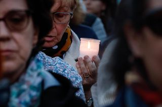 Modlitwa różańcowa za papieża Franciszka dzień po jego śmierci