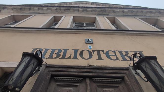 Budynek dawnej biblioteki na ulicy Chrobrego w Lesznie