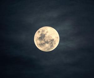 Nazwy Pełni Księżyca. Wiedziałeś, że w każdym miesiącu Srebrny Glob nazywa się inaczej?