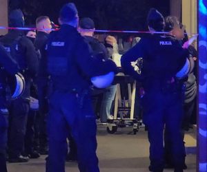 Furiat szalał na Mokotowie. Zrzucał meble na samochody