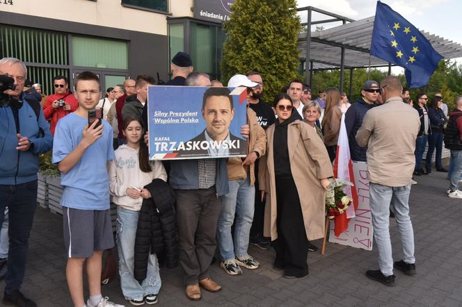 Rafał Trzaskowski, Sławomir Mentzen