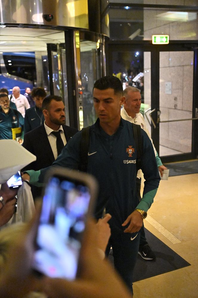 Portugalczycy w Warszawie. Ronaldo z kolegami przed meczem z Polską