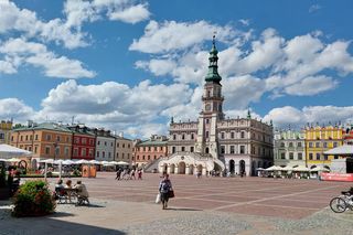 Muzyczne Historie w Zamościu. Koncert charytatywny na Rynku Wielkim