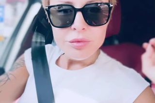 Odmieniona Blanka Lipińska prezentuje trwałą. W nowej fryzurze czuje się świetnie