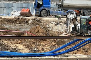 Szokujące odkrycie w centrum Warszawy. Pracownicy wykopali kości