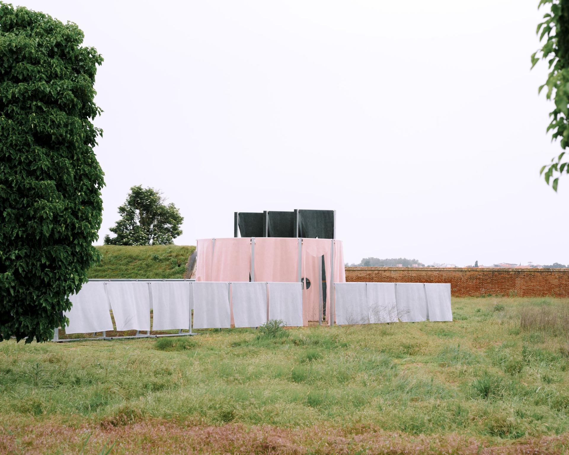 Wystawa „Biogrounds” na wyspie Certosa