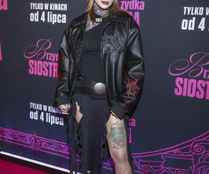 Monika Miller przyszła na premierę i się zaczęło. Tylko spójrzcie na jej nogi!