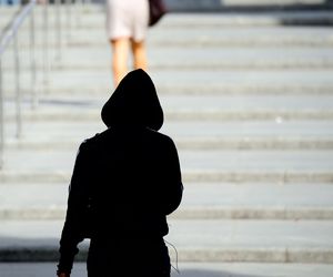 Stalking: czym jest i jak pomóc komuś, kto doświadcza stalkingu?