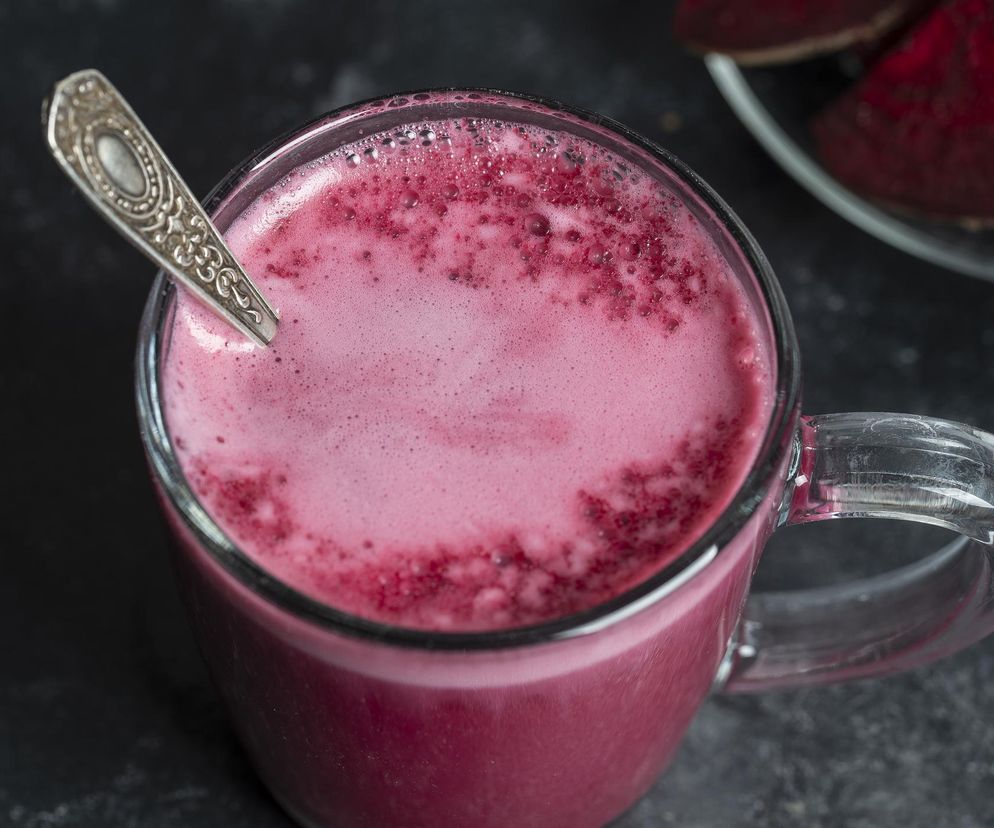 Poprawia odporność, wyszczupla talię. Prosty napój czyni cuda dla ciała