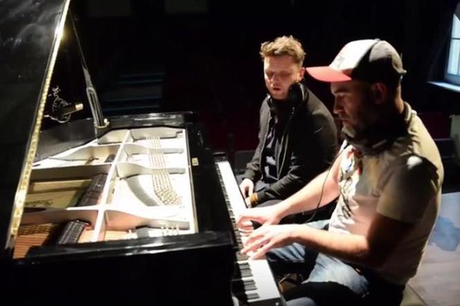 Autorami piosenki są Michał Wiraszko i Adam Brzozowski.