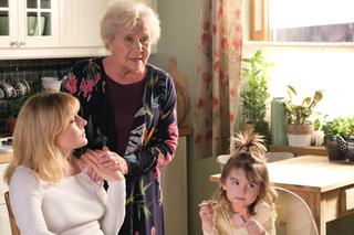 M jak miłość, odcinek 1675: Barbara (Teresa Lipowska), Ula (Iga Krefft), Kalinka (Oliwia Kępka)