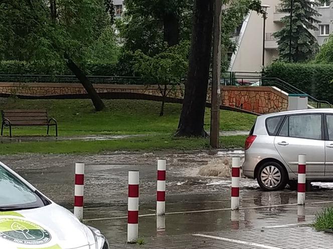 Ulewy w Małopolsce 23.05.2019: Ulice zamieniły się w rwące rzeki, sytuacja jest dramatyczna