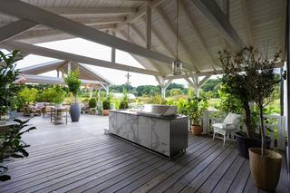 Jak urządzić letnią kuchnię?