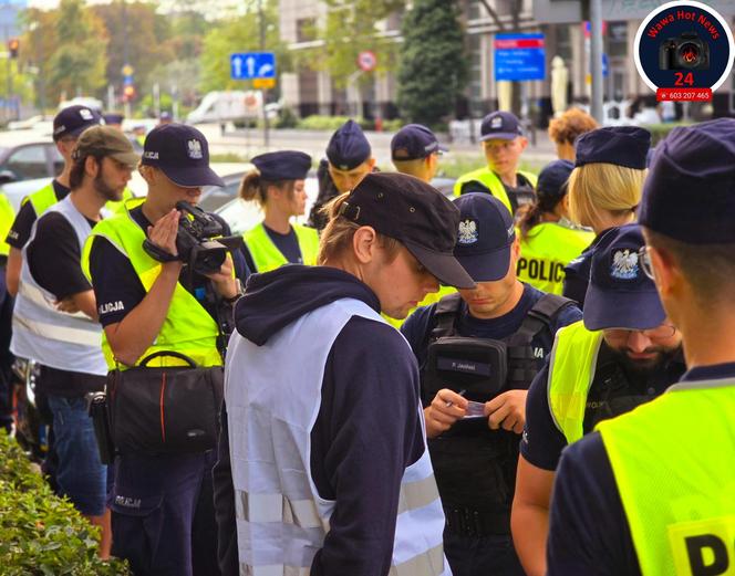 Ostatnie Pokolenie sparaliżowało centrum Warszawy