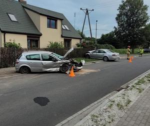 Zderzenie dwóch osobówek w Nowej Wsi Wielkiej! Jedna osoba trafiła do szpitala [ZDJĘCIA]