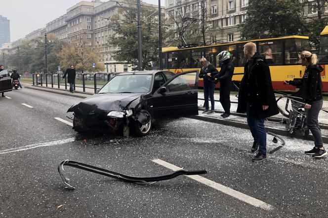 Wypadek na Andersa w Warszawie przed godz. 9.00