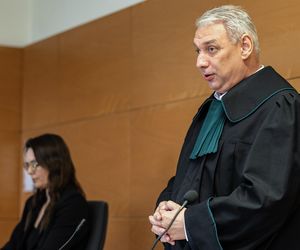 Proces przeciwko prof. Roszkowskiemu, autorze podręcznika do HiT