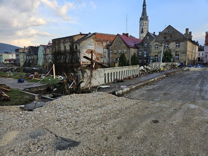 Pomaga ofiarom wielkiej powodzi. Opowiedział, jak wygląda sytuacja na miejscu