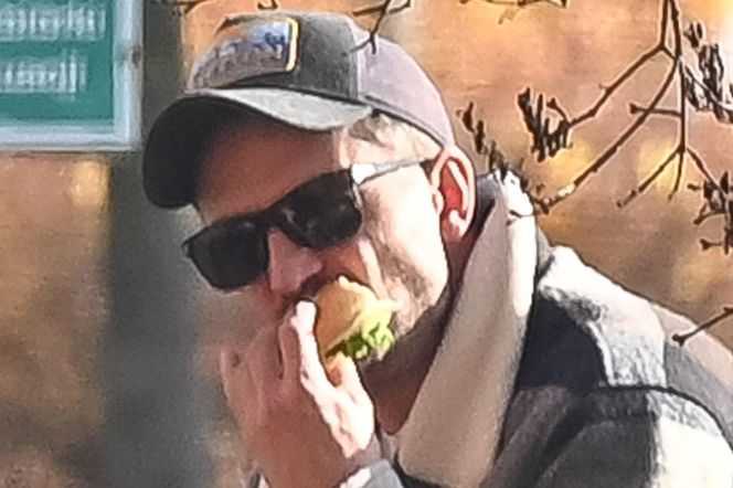 Agnieszka Kaczorowska siedzi i pachnie, a Rogacewicz wynosi śmieci i je kanapke poza autem... Fajna para?