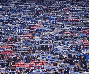Chwytający za serce transparent na meczu Ruch – Legia. Kibice skomentowali tragiczne wydarzenia sprzed spotkania