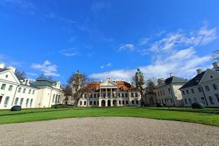 Muzeum Zamoyskich w Kozłówce wczesną wiosną