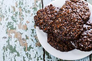 Ciasteczka owsiane bez glutenu z NUTELLĄ: przepis na chrupiące smakołyki czekoladowe bez mąki