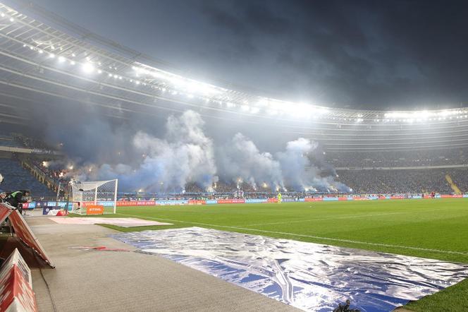 Kibice na Stadionie Śląskim podczas Wielkich Derbów Śląska (16.03.2024)