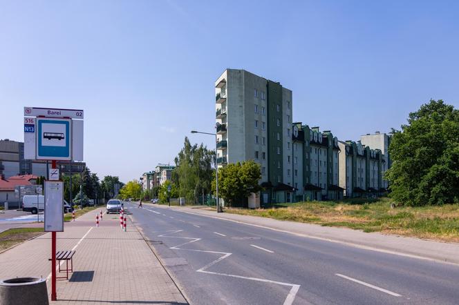 Oto najwęższy blok w Warszawie - zdjęcia budynku z Odkrytej 55C