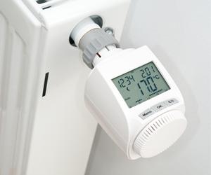 Czy warto mieć inteligentny termostat? Jak obniża nasze rachunki?
