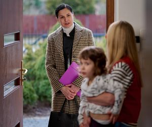 Ula i Dorota odeprą atak napastnika i sytuacja wymknie się spod kontroli. Czy córka Kamila trafi do więzienia za zabójstwo? Algierowa weźmie to na siebie!