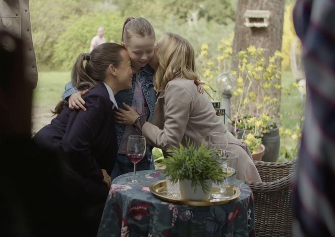 M jak miłość po wakacjach. Magda (Anna Mucha), Julia (Marta Chodorowska), Nadia (Mira Fareniuk)