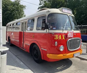 Po raz kolejny zabytkowe autobusy i tramwaje wyjechały na krakowskie ulice
