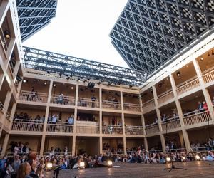 W Gdańskim Teatrze Szekspirowskim zawiśnie 136 czarnych luster. To wyjątkowa interaktywna instalacja