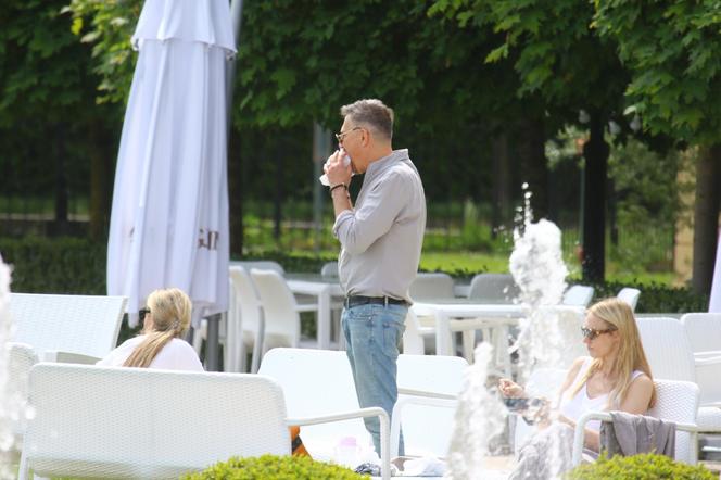  Ibisz dokazuje całą rodziną w Sopocie. U jego żony widać już ciążowy brzuszek