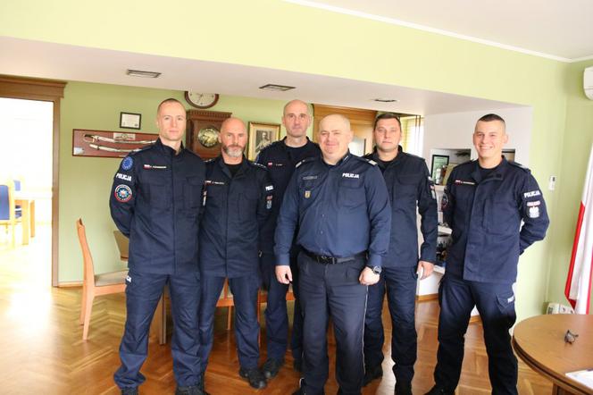 Dziesięciu policjantów z województwa łódzkiego wkrótce poleci do Kosowa, gdzie przez kilka miesięcy będą pełnić służbę