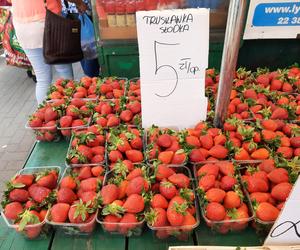 Ceny truskawek na targu w Rzeszowie. Jest dużo taniej