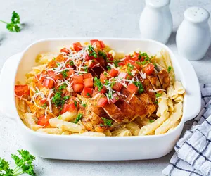 Makaron z kurczakiem po jamajsku. Łatwy przepis prosto z Jamajki