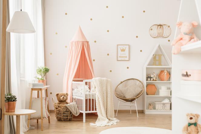 Różowo-złoty pokój dla dziewczynki