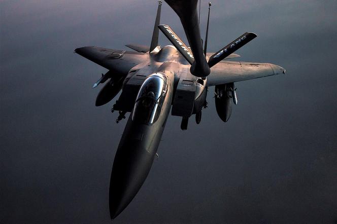 Tankowanie F-15E Strike Eagle w locie