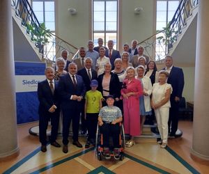 Rodzina Tymka Kalaty wymieniła się prezentami z prezydentem i radnymi