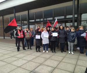 Pracownicy UMK w Toruniu domagają się podwyżek! Inni dostali w tysiącach, a my nic